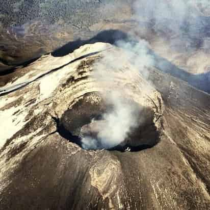 La presencia del domo 55 no implica cambio en el semáforo de alerta volcánica. (ARCHIVO)