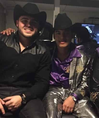 La imagen que compartió Gerardo Ortiz junto Ariel Camacho. (Instagram)