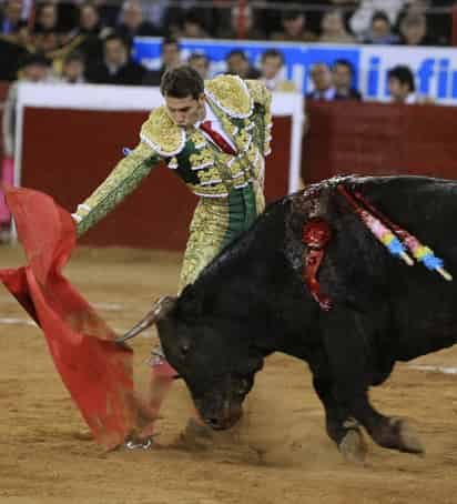 El diestro hidrocálido Arturo Saldívar llega en el mejor momento de su carrera y quiere triunfar esta noche en el Coliseo Centenario. (EFE)