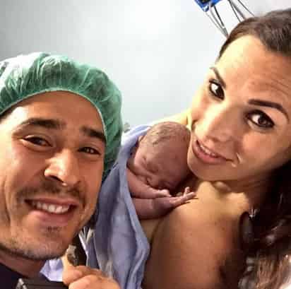 El arquero mexicano recibió la llegada de su segundo hijo, y lo anunció en redes sociales. (@yosoy8a)