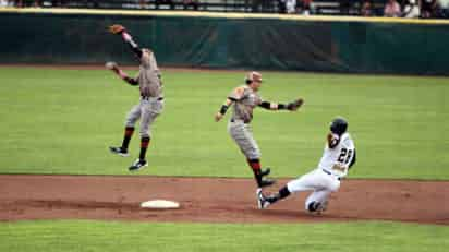 Rieleros de Aguascalientes derrotó en el último partido de la serie a Vaqueros Laguna, en el Estadio Alberto Romo Chávez. (Liga Mexicana de Beisbol)