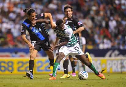 En la última jornada del torneo Clausura 2015, de la Liga MX, Santos Laguna recibirá al Puebla, en lo que podría ser el partido definitivo en la lucha por el no descenso para la Franja. (Archivo)