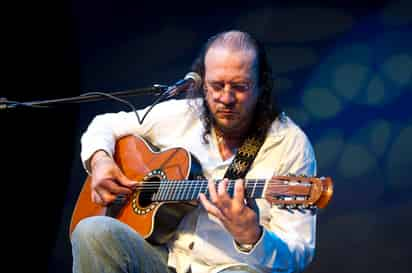 Visita. El cantante Fernando Delgadillo se presentará hoy en la Comarca Lagunera con un concierto en una conocida universidad.