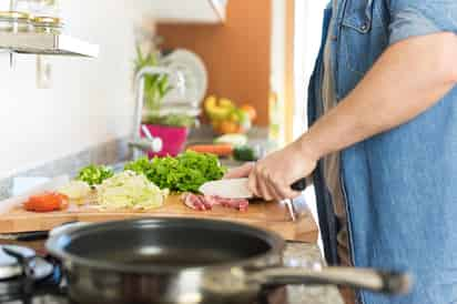 La incidencia de enfermedades gastrointestinales, incluso respiratorias, podría disminuir dramáticamente con higiene al comer y cocinar. (ARCHIVO)