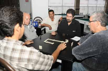 Las cuentas mentales y la estrategia son importantes a la hora de jugar sobre la mesa, por lo que se hace atractivo para jugadores. (Archivo)