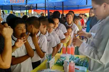 Feria de Salud. Llevan diferentes acciones de salud gratuitas al municipio de Mapimí. (Cortesía)