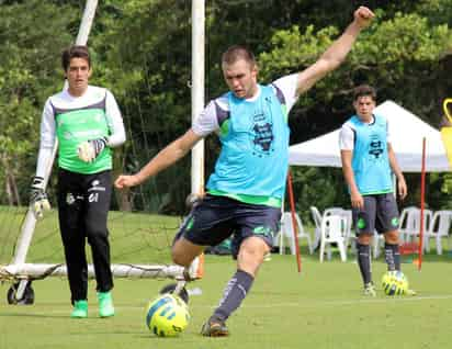 Santos Laguna ya entrenó a doble sesión en el Hotel Marea Azul de Playa del Carmen. (TWITTER)