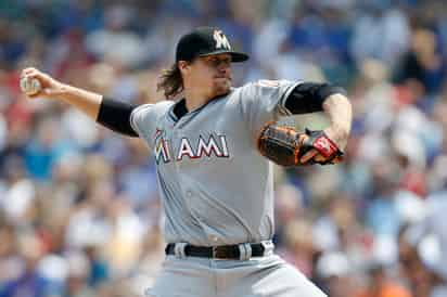 El lanzador de los Marlines de Miami, Tom Koehler, brilló en la lomita de los disparos y se llevó la victoria ante Cachorros. (AP)