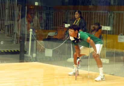 El mexicano Daniel de la Rosa durante uno de sus partidos. Daniel de la Rosa, sorpresa en raquetbol