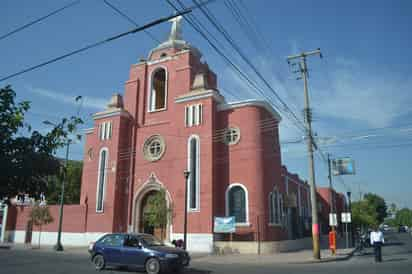 Invitación. La administración parroquial invita a los feligreses a que acudan a la iglesia a realizar sus actos de devoción. (EL SIGLO DE TORREÓN)