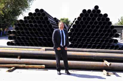 Planta. Eugenio Treviño relató que se trabaja en la construcción de una fábrica de tubería de acero en Torreón, la cual se instalará en el Parque Pymes en Mieleras y estará lista en mayo de 2016.
