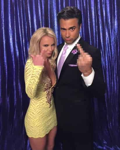 Britney Spears compartió una fotografía al lado de Jaime Camil en las grabaciones de Jane the Virgin. (Instagram)