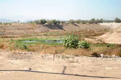 Campillo dijo que la obra del puente vehicular planteado por la empresa Altozano “tarde o temprano” se va a ejecutar, pues ni la vialidad ni mucho menos el proyecto de desarrollo habitacional y comercial se pueden detener. (ARCHIVO)