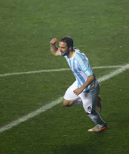 El delantero Gonzalo Higuaín regresó a la convocatoria de la selección de Argentina. (ARCHIVO)