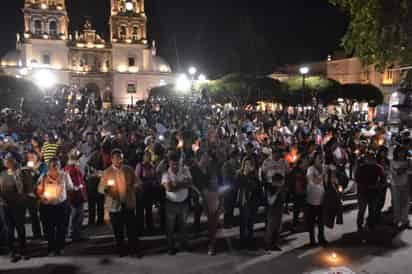 Movilización. La marcha culminó en la Plaza de Armas donde reiteraron las consignas contra la evaluación docente.