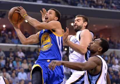 Las defensivas rivales no han podido detener a Stephen Curry. (AP)