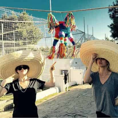 Festejo. La actriz visitó el país junto a su hermana.