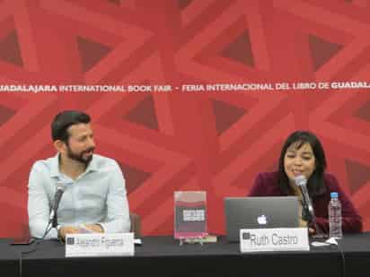 La edición. Riesgos al dormir sobre la arena semicompacta es su quinto libro.