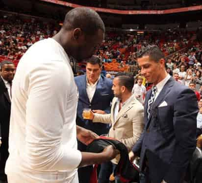 Cristiano Ronaldo y sus amigos fueron a ver a los Miami Heat.