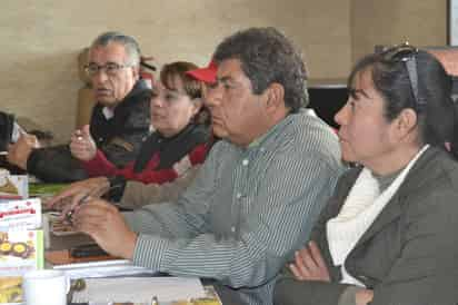 Se reúnen. Representantes del sector magisterial se reunieron ayer para evaluar las afectaciones de las reformas de Pensiones y Seguridad Social y llamar a los maestros a promover amparo colectivo.