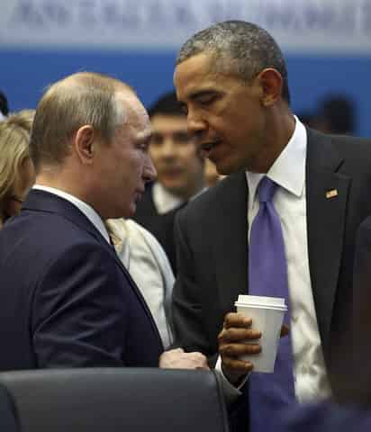 Diálogo. El presidente estadounidense, Barack Obama (derecha), conversa con su homólogo ruso, Vladímir Putin en noviembre de 2015.