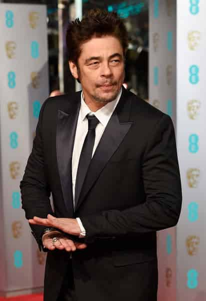 El productor puertorriqueño Benicio del Toro, ganador de un Premio Oscar como Mejor Actor de Reparto en la película Traffic, cumple este viernes 49 años, inmerso en el rodaje de la cinta Star Wars: Episodio VIII, cuyo estreno se prevé para diciembre de 2017. (ARCHIVO)