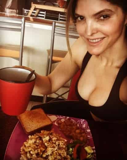 Ana Bárbara se ha mostrado sin maquillaje en sus redes sociales. (INSTAGRAM)