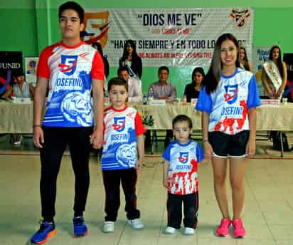 El pago de la inscripción incluye un kit de corredor con playera de tecnología deportiva de punta. (EL SIGLO DE TORREÓN)