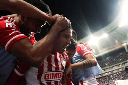 Chivas y América dominan de lejos en el mercado mexicano, entre ambos alcanzan un valor de 988 millones de dólares (mdd). (ARCHIVO)