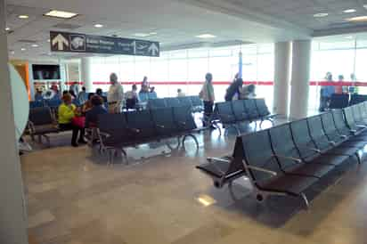 El excoordinador de los diputados federales del PAN manifestó su preocupación ante el anuncio de cancelación del vuelo de Torreón a Houston.