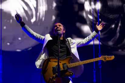 En el fina. Café Tacvba se presentó en el Festival Vive Latino 2016 la noche del domingo que celebró este año su edición número 17.