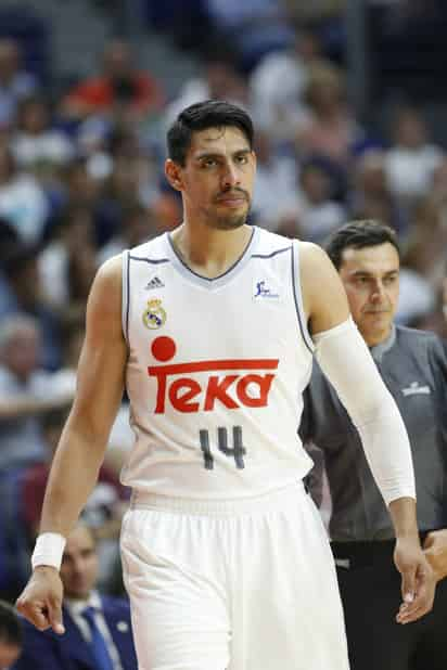 Gustavo Ayón y el Real Madrid buscarán finiquitar la serie en cuatro partidos para llegar a la gran final. (EFE)