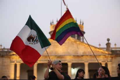 La declaratoria fue emitida en una sede alterna ya que el pleno legislativo fue tomado por grupos conservadores y militantes del Partido Acción Nacional (PAN) que se oponen a la reforma. (ARCHIVO)