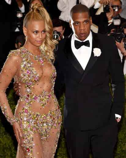 Entre junio del año pasado y junio de este año, Beyoncé ganó 54 millones de dólares, mientras que Jay Z ganó 53.5 millones. (ARCHIVO)
