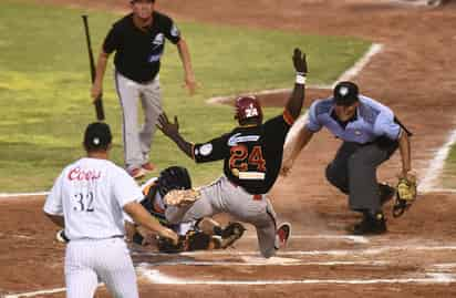 Rally de 4 carreras en la novena entrada frente a Esmailin Caridad le dio el triunfo a Piratas. (Jesús Galindo)