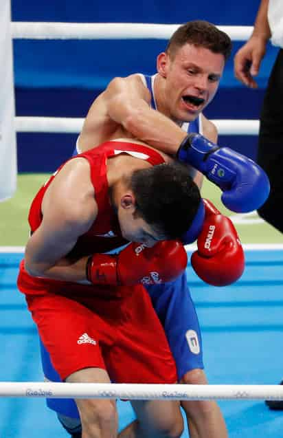 Tommasone golpea a Delgado. Lindolfo Delgado, víctima del boxeo profesional