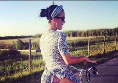 Katy colgó la pícara imagen en su perfil de Instagram. 