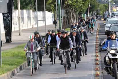 Rodada. Diputados del PRI organizaron una rodada por Paseo de la Reforma.