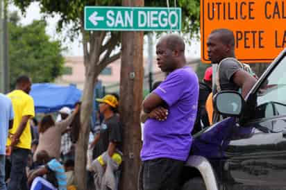 Al tope. En un albergue conviven 226 migrantes, la gran mayoría haitianos, cuando el recinto es sólo para 88 personas. 