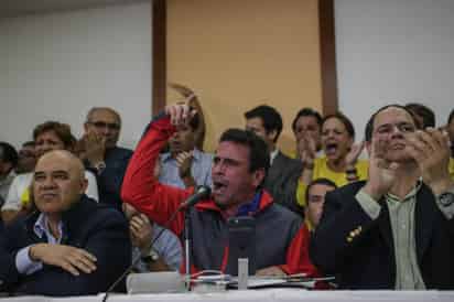 Voces. La alianza opositora venezolana convocó a una protesta el próximo miércoles en todo el país llamada la 'toma de Venezuela'. (EFE)