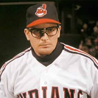 Charlie Sheen se ofreció a lanzar la primera bola en alguno de los partidos de local de los Indios de Cleveland. (Especial)