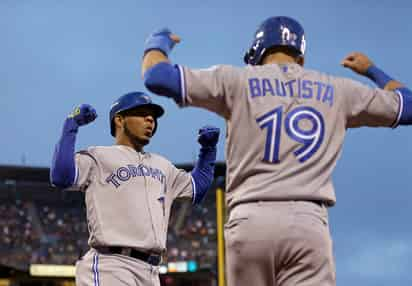 Edwin Encarnación (i) y José Bautista tuvieron una gran temporada con los Blue Jays de Toronto. (Archivo)