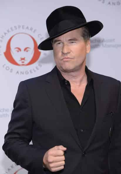 A Val Kilmer se le dificulta hablar