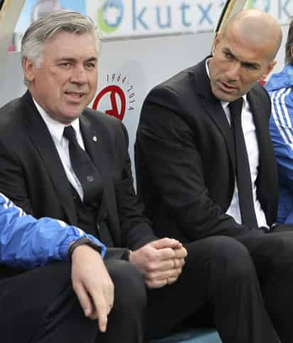 Zinedine Zidane fue asistente de Ancelotti en Real Madrid. (Archivo)