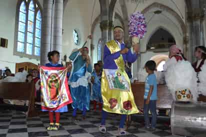 De fiesta. Este día, se termina la celebración para la virgen de Guadalupe con diferentes actividades en la Catedral. (ARCHIVO)