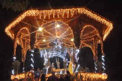 Nacimiento. Se montó el Nacimiento Navideño en el kiosco de la plaza principal de Lerdo. 