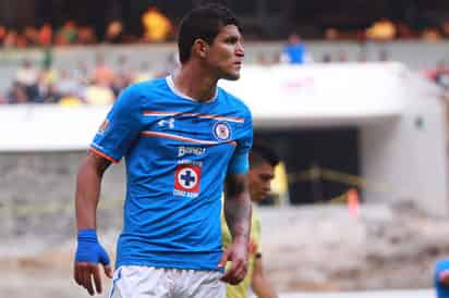 ''Maza' Rodríguez se queda en Cruz Azul, no hubo ningún movimiento, nunca se puso transferible', manifestó Eduardo Hernández, quien reconoció lo complicado de colocar a diversos jugadores o decir que deben cambiar de club. (ARCHIVO)
