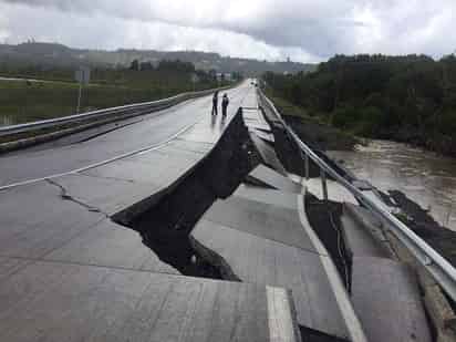 Ya se detectaron algunos daños tras el sismo. (EFE)