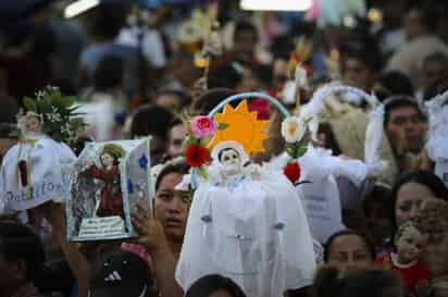 En algunas regiones se acostumbra realizar procesiones para celebrar el día desde la perspectiva católica. (ARCHIVO)