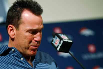 Gary Kubiak llevó a los Broncos de Denver a ganar el Super Bowl 50, pero este año no los pudo llevar al playoff. (AP)